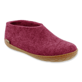 Chaussure avec semelle de caoutchouc en canneberge