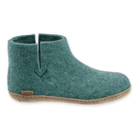 North sea boot with a leather sole.