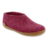 Chaussure avec semelle de caoutchouc en canneberge